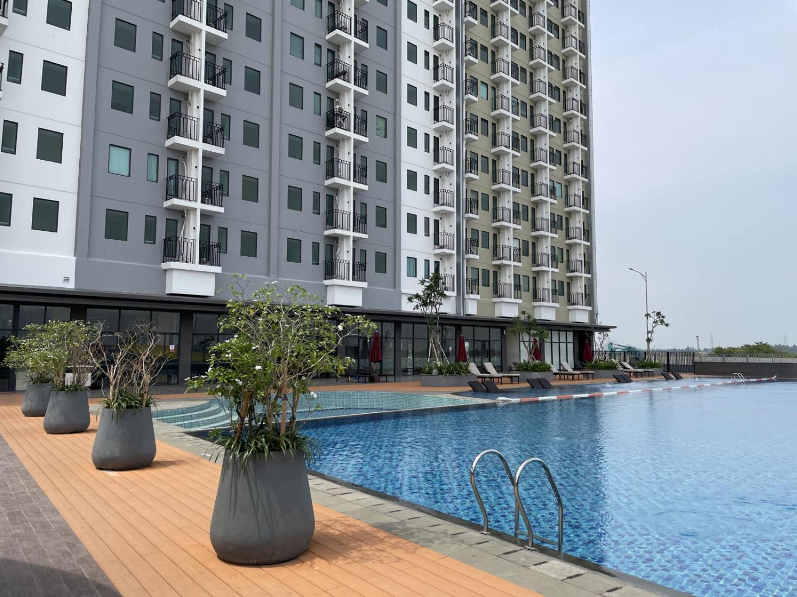 Hotel Osaka Pik2 Τάνγκερανγκ Εξωτερικό φωτογραφία