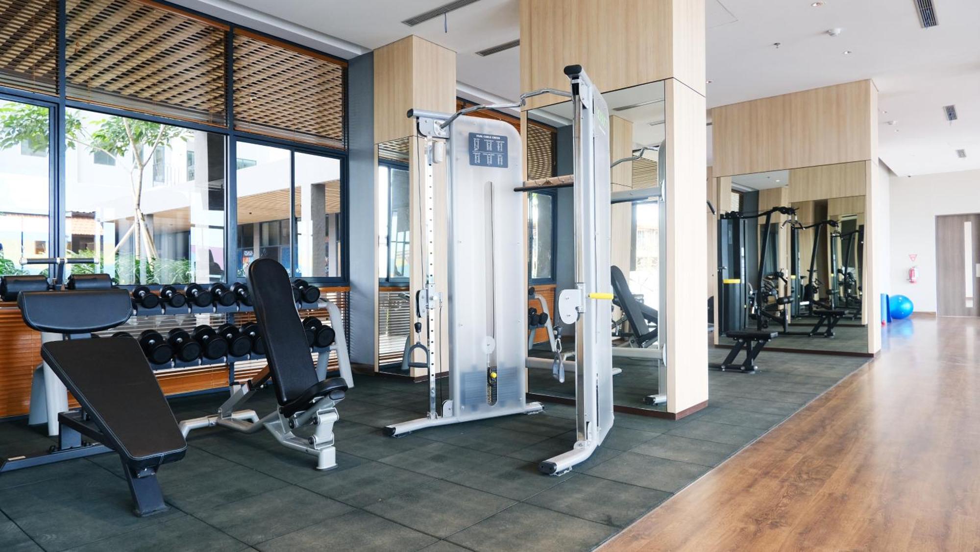Hotel Osaka Pik2 Τάνγκερανγκ Εξωτερικό φωτογραφία